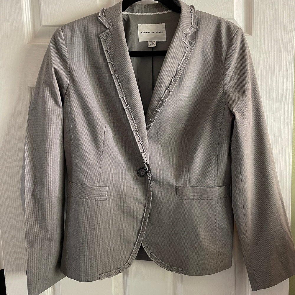 Banana Republic Light Gray Checkered Women's Blazer